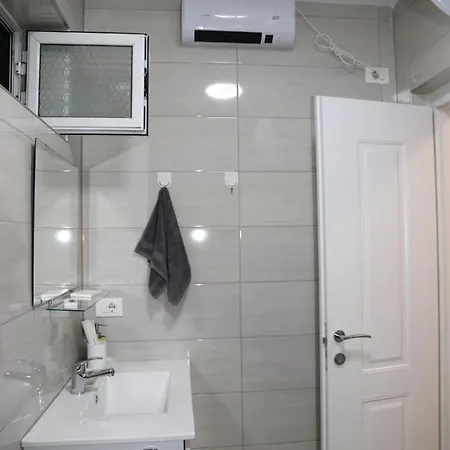 Gray House Apartman *