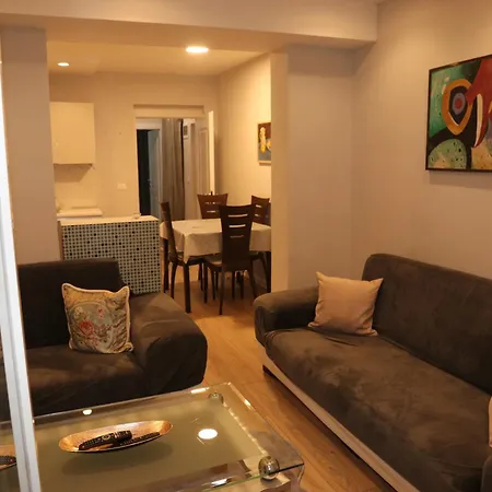 Gray House Apartment *